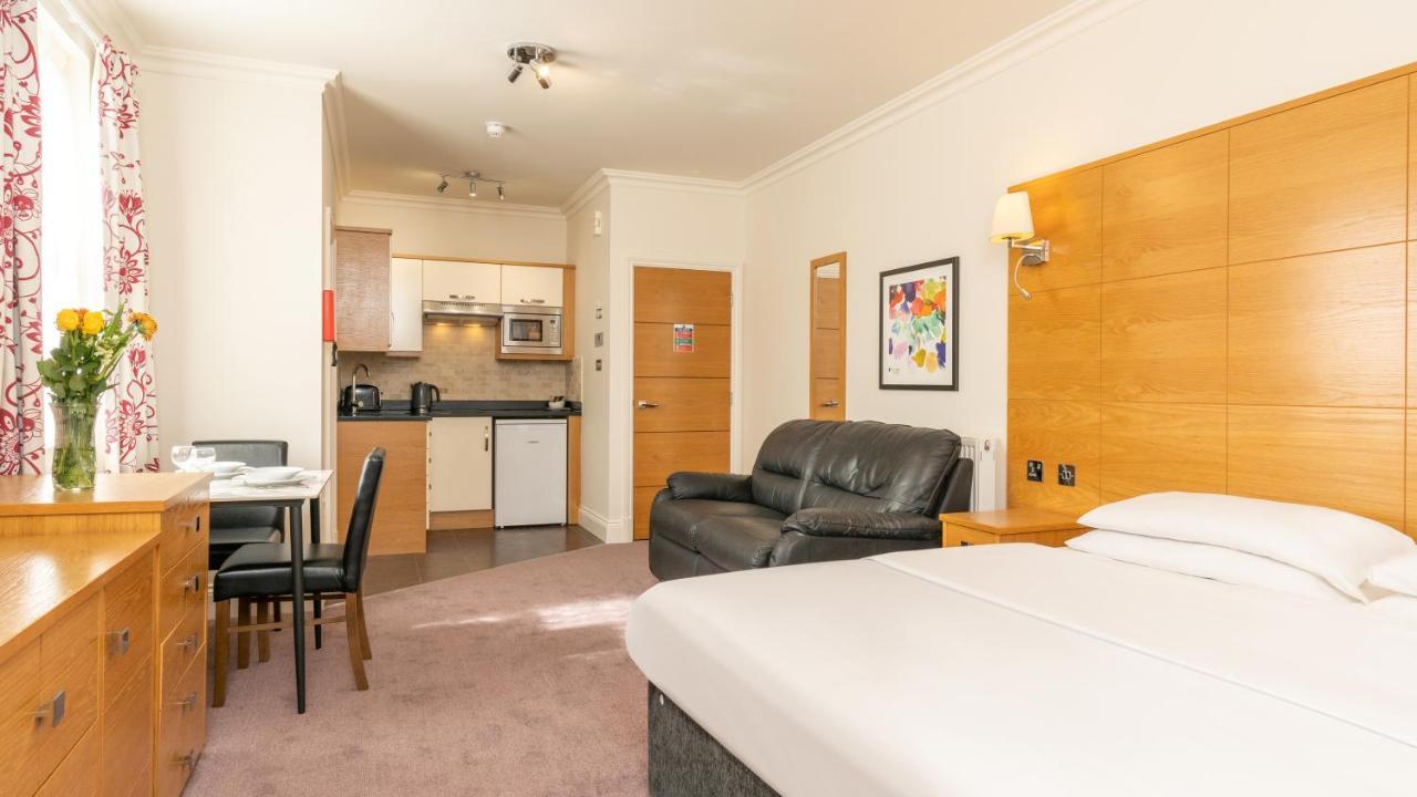 Teddington Lodge Buitenkant foto